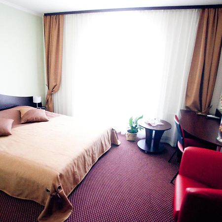 Terminal-A Hotel Ryasne-Ruske 外观 照片